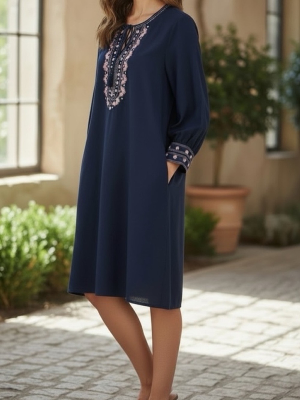 Chico's Midi Classic Navy Blue Embroidered Jewel Neck  dress. Size Chico 00